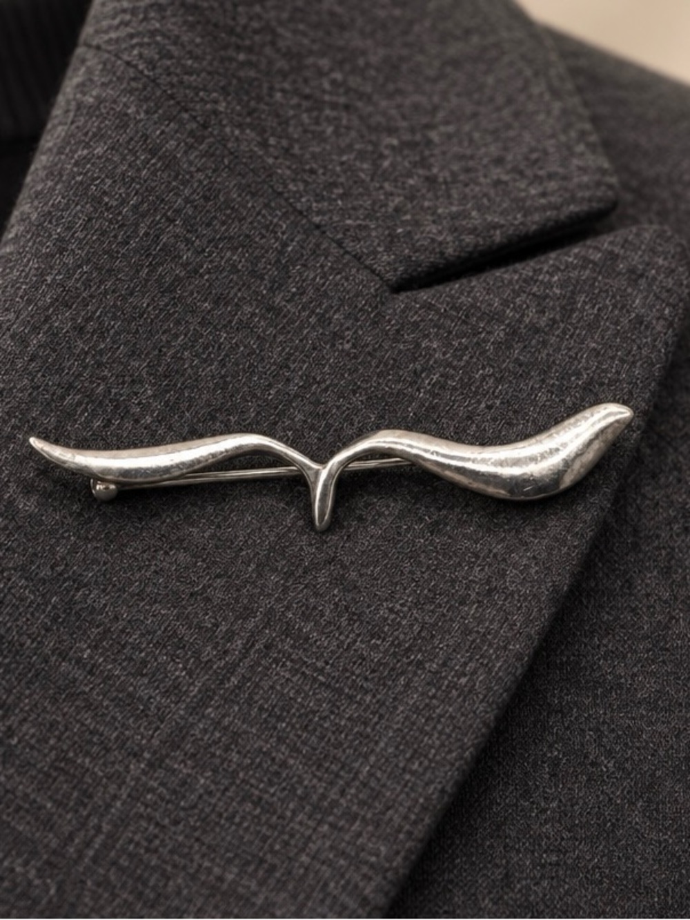 Mary Kay Silver Curved Horn Lapel Pin 25th anniversary